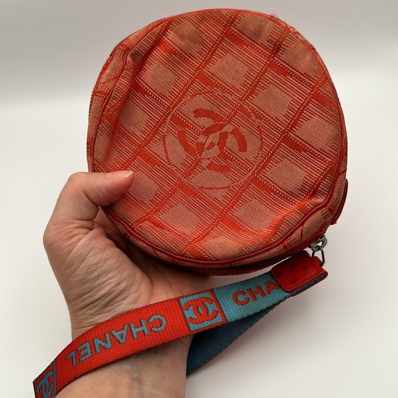CHANEL wristlet pouch - Picture 1 of 11